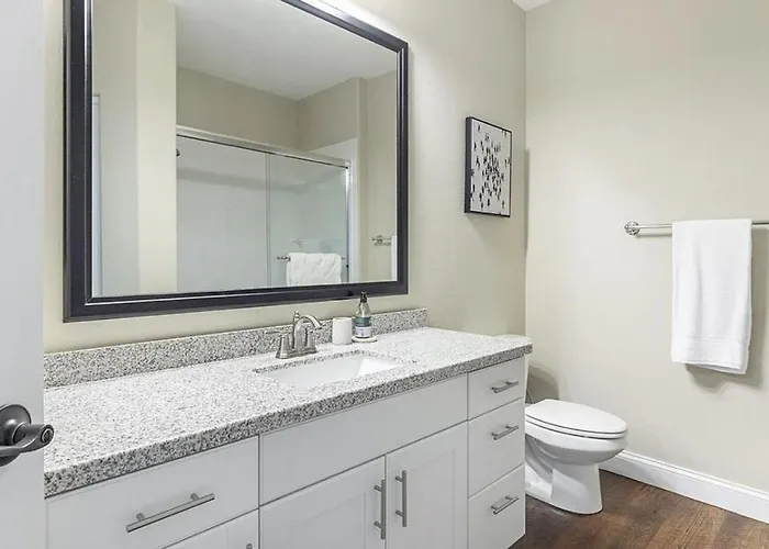 Landing Modern With Amazing Amenities Apartment