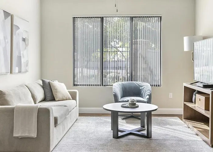 Landing Modern With Amazing Amenities Apartment *